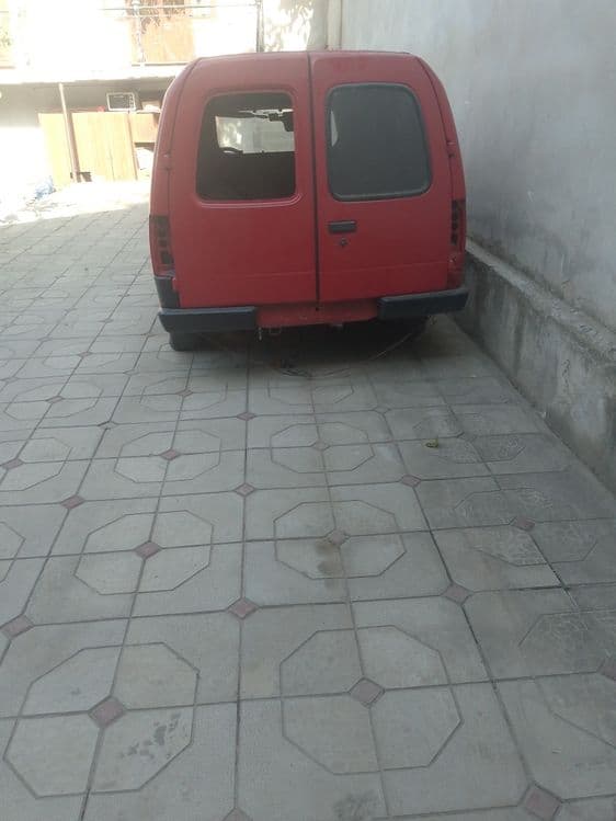 Ford yuk mashinasi — 2