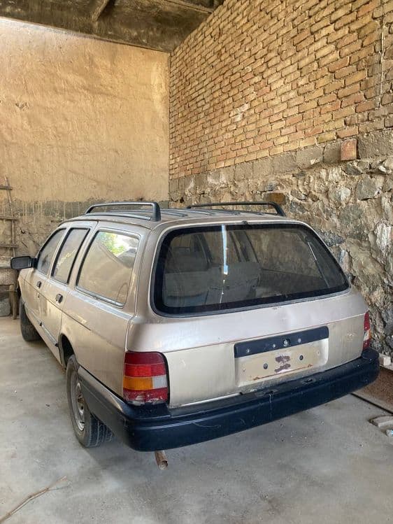 Mashina Ford yili 1986 — 1