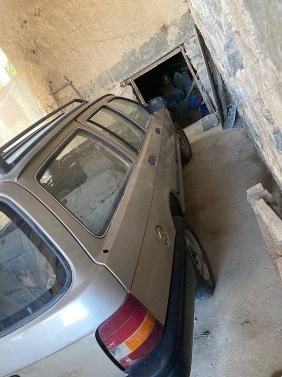 Mashina Ford yili 1986 — 3