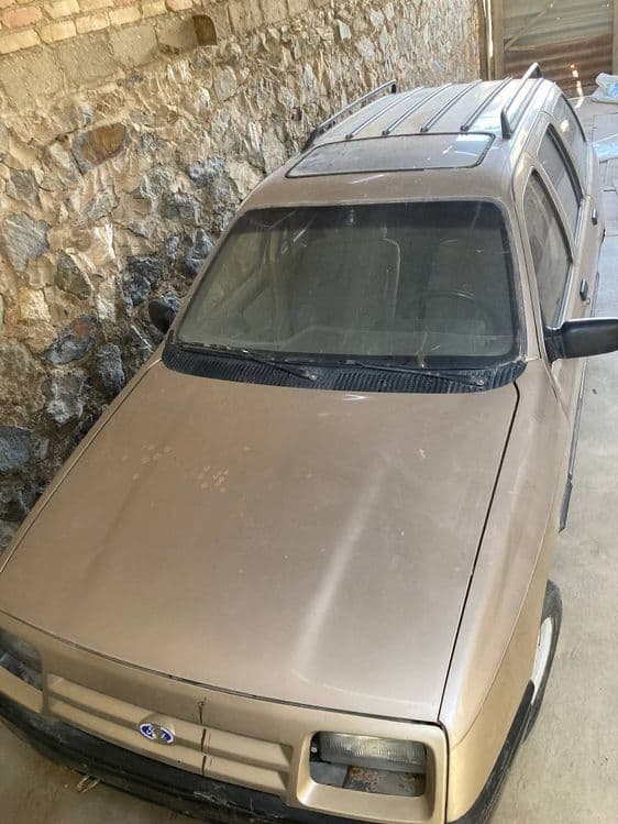 Mashina Ford yili 1986 — 4