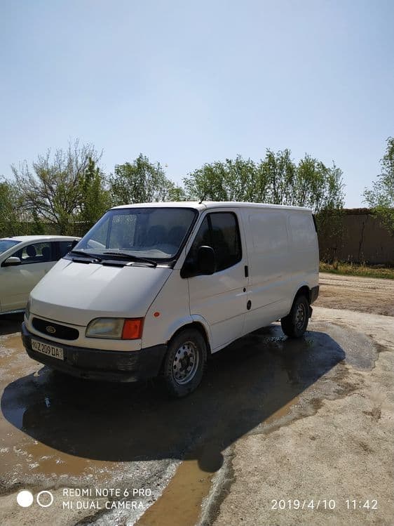 Ford sotiladi 1996 yil — 2