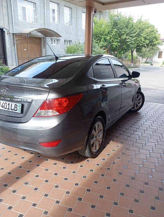 Hyundai Accent 1.6 — 2