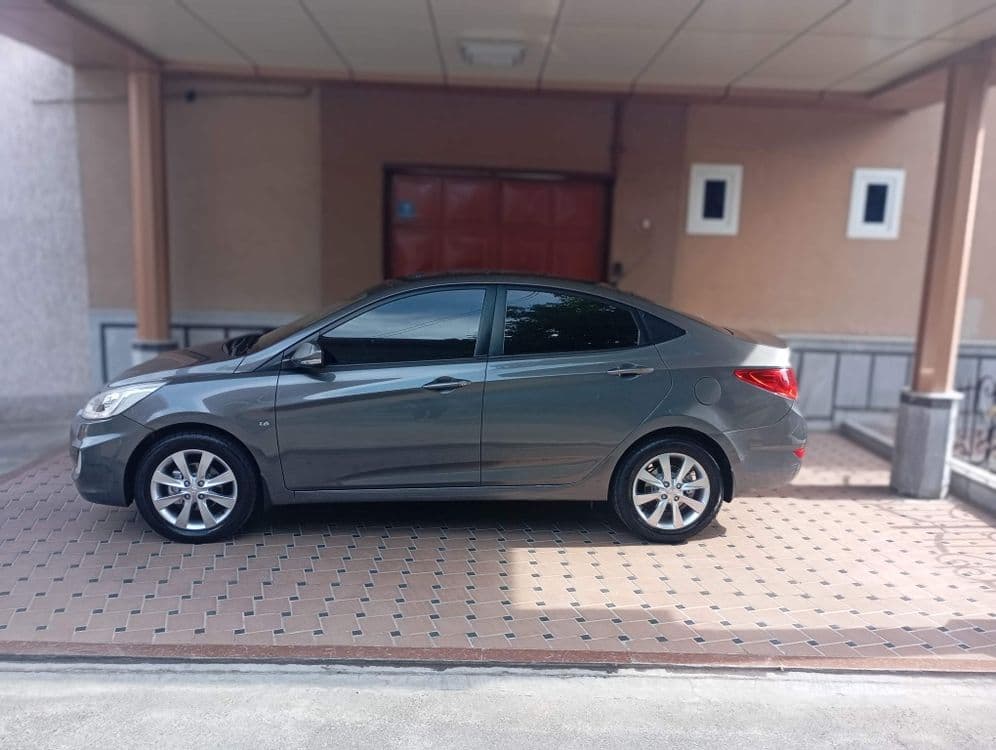 Hyundai Accent 1.6 — 3