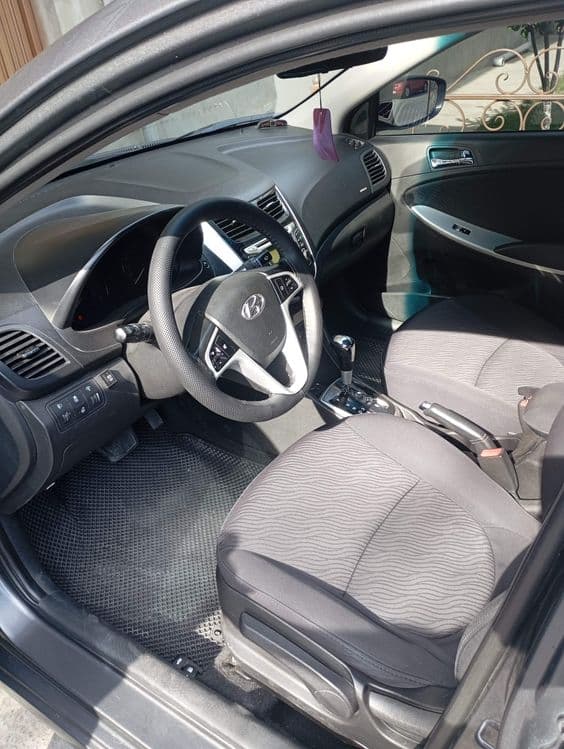 Hyundai Accent 1.6 — 5