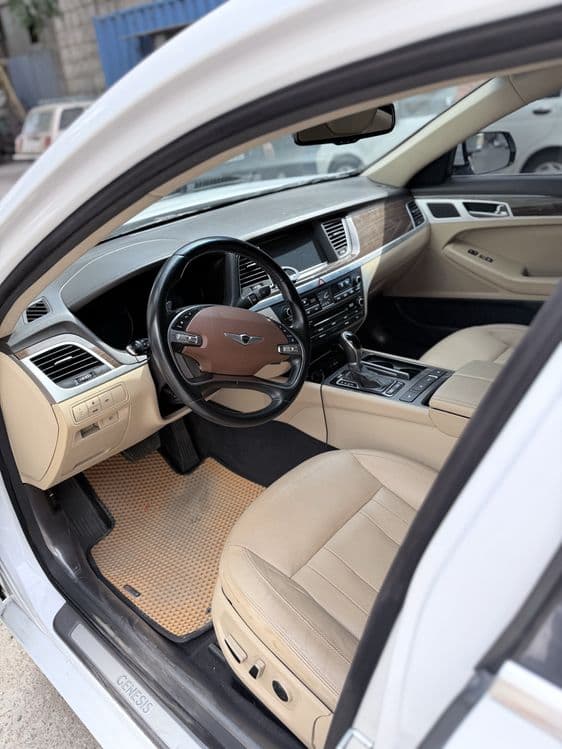 Hyundai Genesis g80 — 5