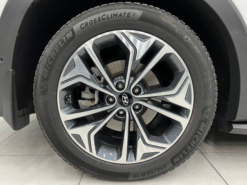 Hyundai SANTA FE — 8