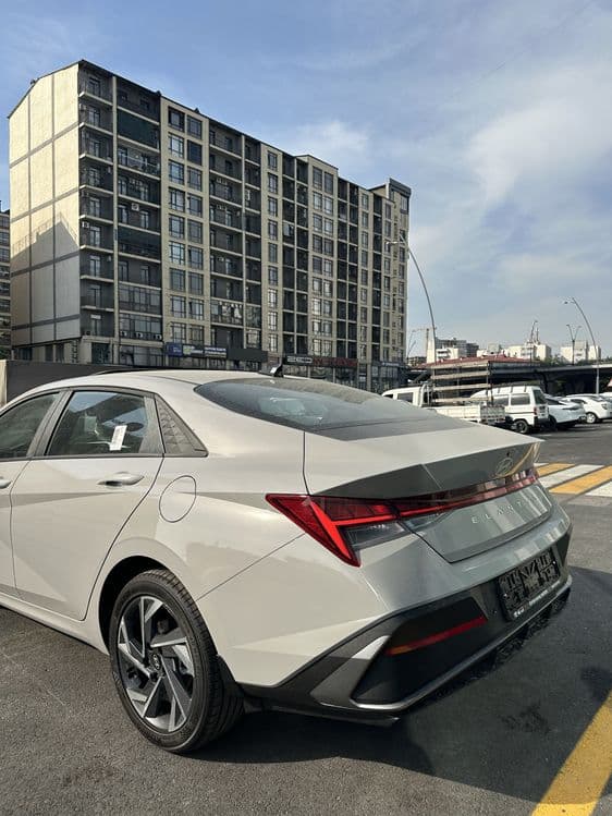 Hyundai elantra 2026 — 2