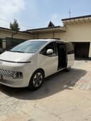 Hyundai Staria Idial holatda