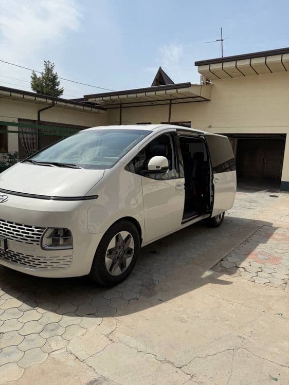 Hyundai Staria Idial holatda — 1