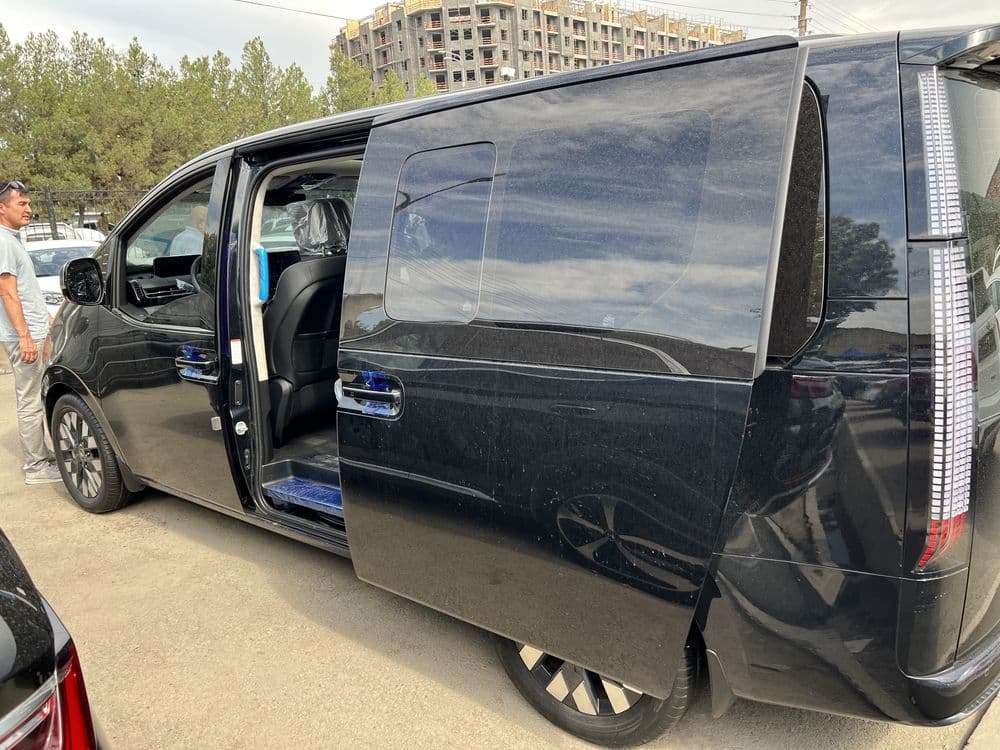 Hyundai staria 2022 год — 3