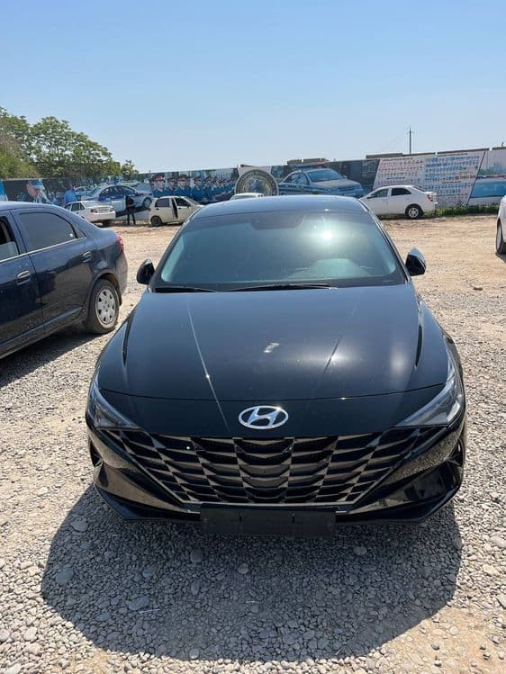 Hyundai Elantra Elegance 1,6 2022 — 1