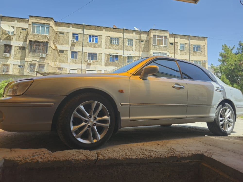 Hyundai Grandeur — 1