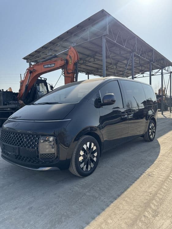 Hyundai Staria 2025 Gibrid toza — 2