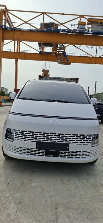 Hyundai Staria 1,6 Turbo Hybrid — 1