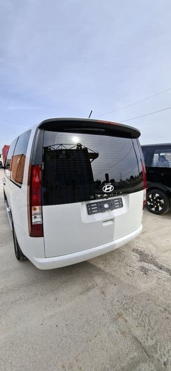 Hyundai Staria 1,6 Turbo Hybrid — 4
