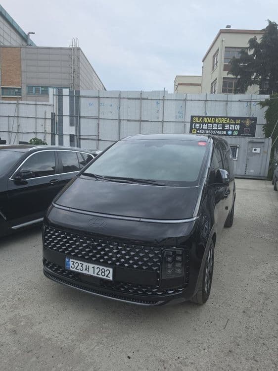 Hyundai Staria 1.6 Turbo Hybrid Lounge — 1