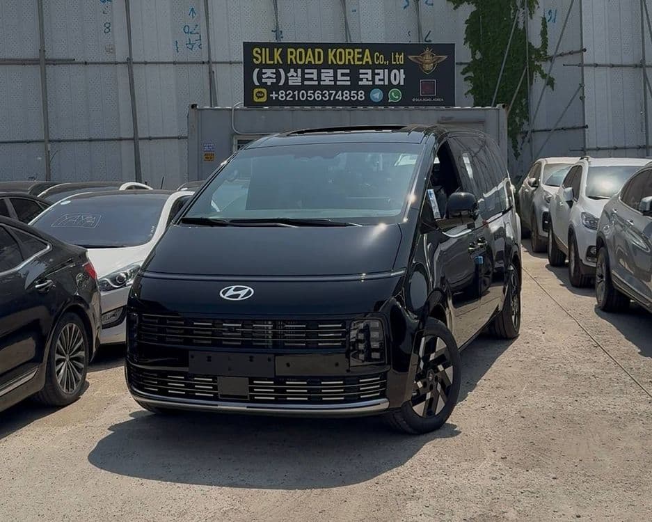 Hyundai Staria 1.6 Turbo Hybrid Lounge Inspiration — 1