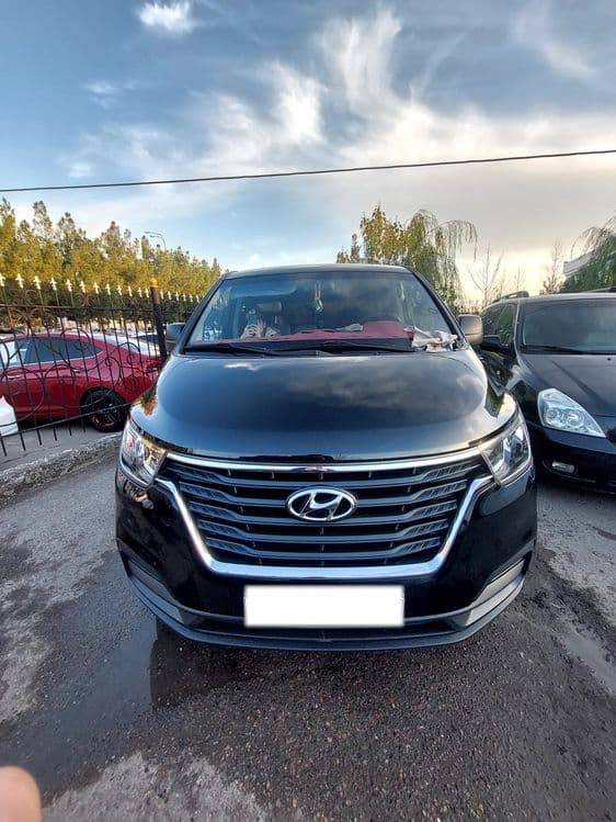 Hyundai starex h-1 2018 — 1