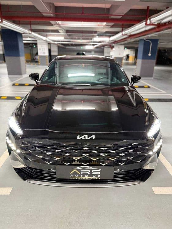 Срочно! Kia K8 3.5л AT 23г 26 тыс км чистая краска! Черный! — 2