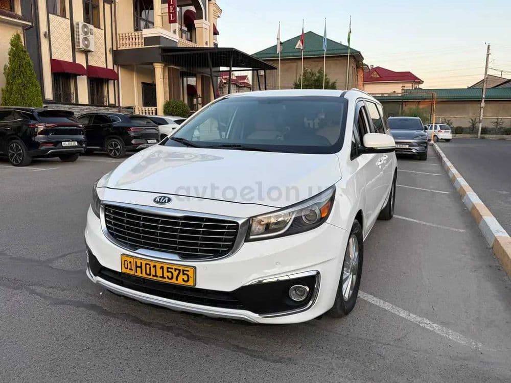 Продаётся Kia Sedona 2016 — 1