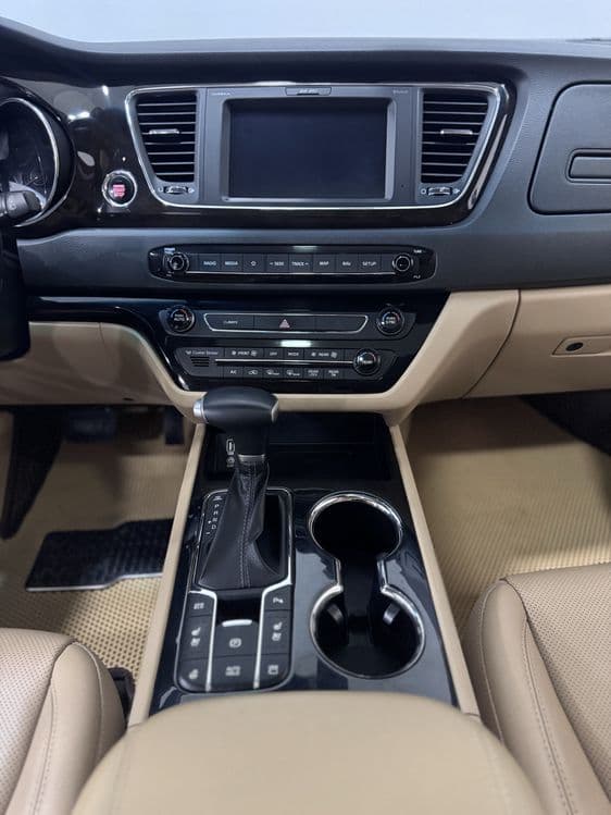 Kia Carnival 2019 — 4
