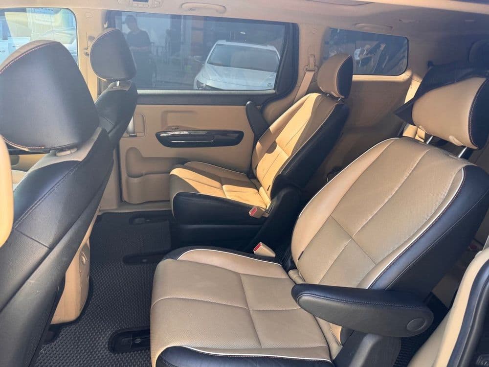 2020 Kia Carnival — 3