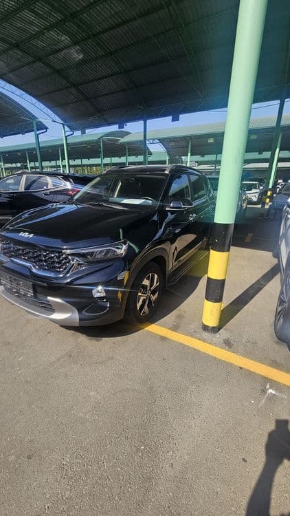 Kia Sonet full  16.800$ — 1