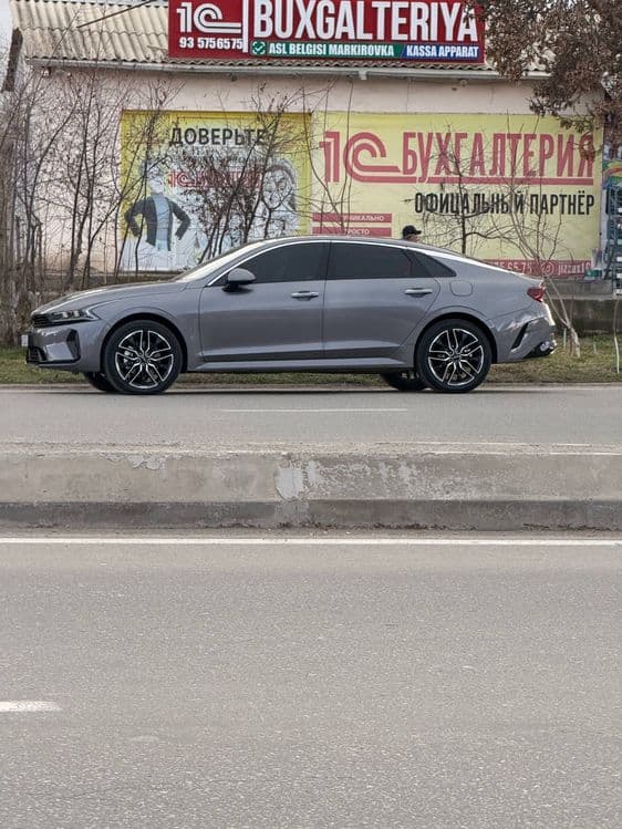Kia K5 Full Premium salonda 540 millionligi — 5