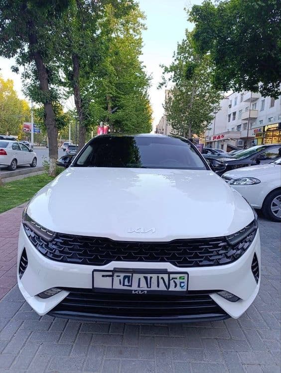 Kia k5 avtomat 2023 — 1