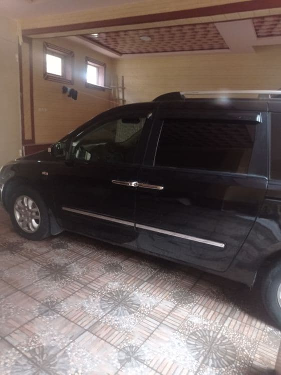 Kia Carnival  qora — 6