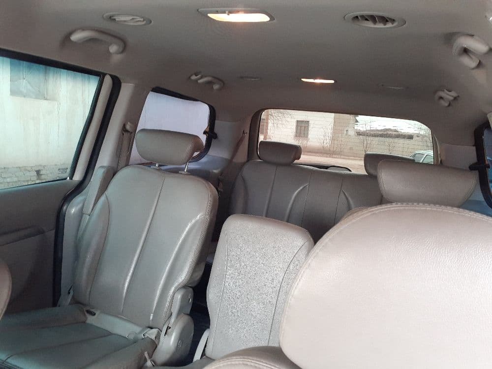 KIA Carnival 2010 — 6