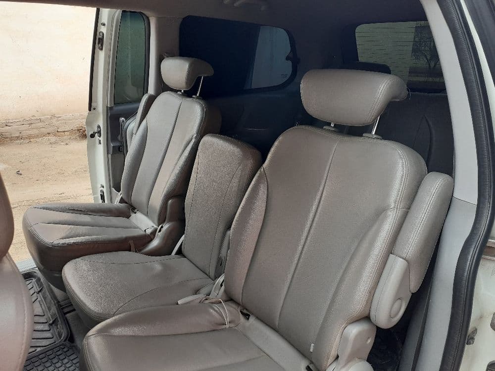 KIA Carnival 2010 — 7