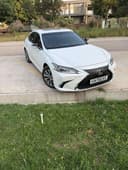 Автомобиль Lexus ES350