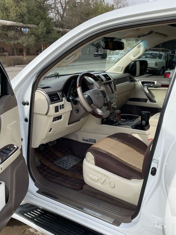Lexus GX460 в идеальном состоянии — 3
