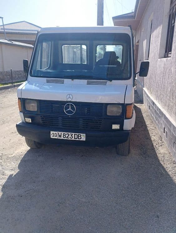 Mersedes 207 D 1988 — 4