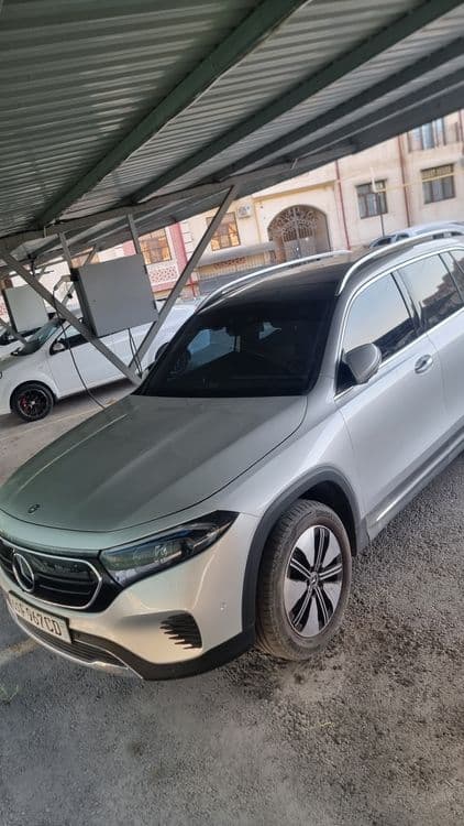 Mercedes Benz EQB300 4MATIC — 1