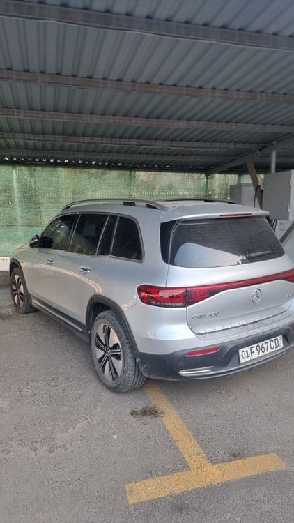 Mercedes Benz EQB300 4MATIC — 2