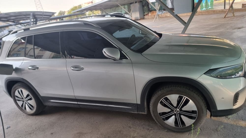 Mercedes Benz EQB300 4MATIC — 3