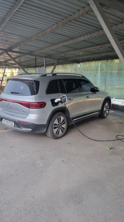 Mercedes Benz EQB300 4MATIC — 4