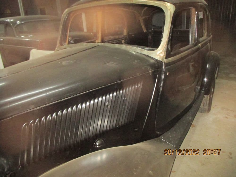 Мерседес бенц 1939года. 
(База W-136)модель редкая.
Тех/паспорт свой — 5