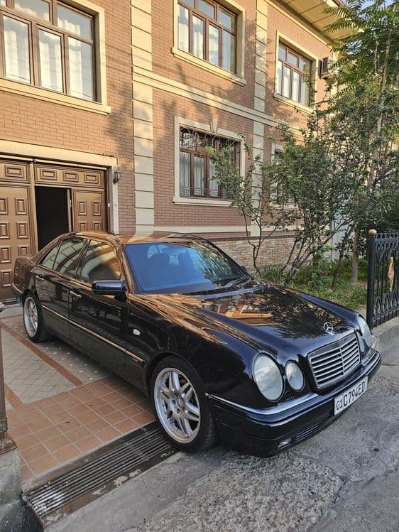 Mercedes benz W210 avangard — 1