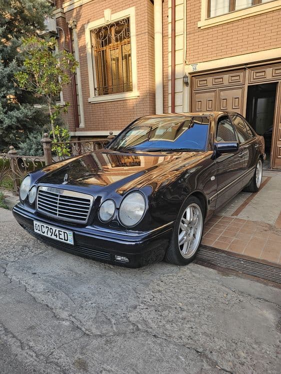 Mercedes benz W210 avangard — 2