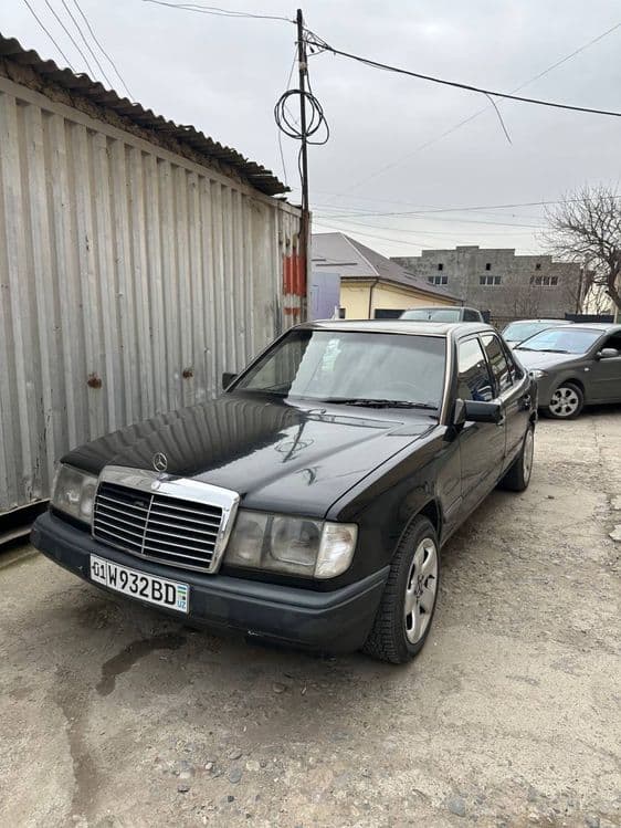 Mersedes bens w124 — 1
