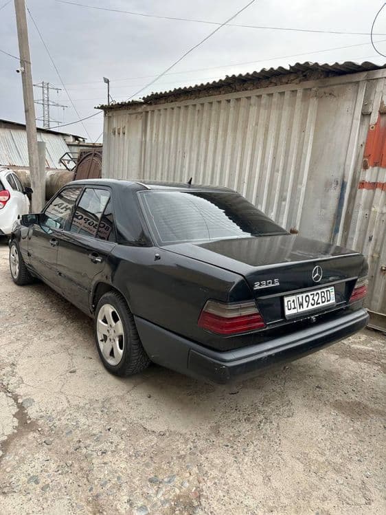 Mersedes bens w124 — 2