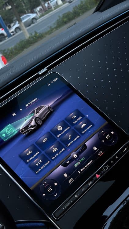 Mercedes Benz EQS450+ — 5