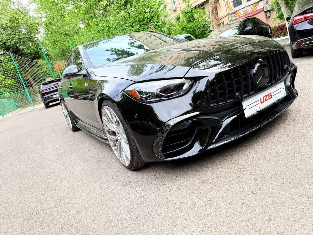Mercedes-Benz AMG C63 SE performance — 4