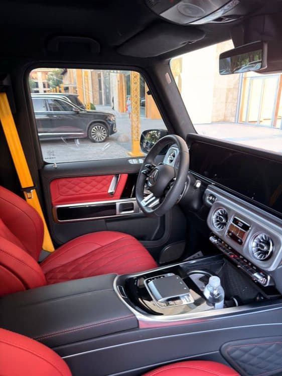 Mercedes-Bemz G63 Manufactur 2026 год — 5