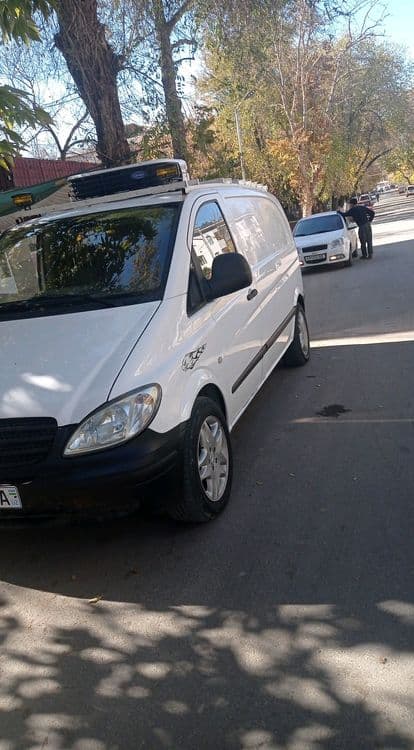 Mersadez Vito 10 000 y.e. — 3