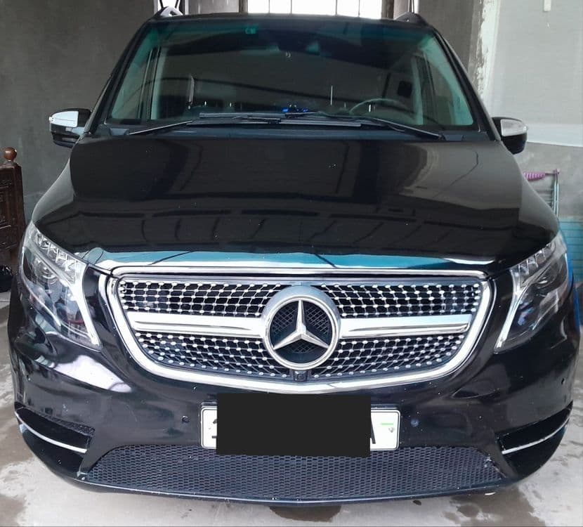 Mercedes Benz Viano — 1
