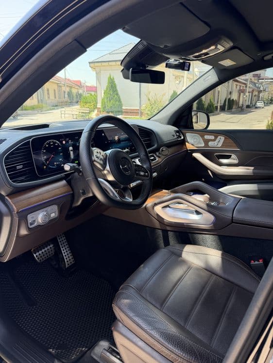 Mercedes Benz GLS 580 AMG — 7